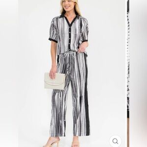 204. New 2 pc Set BLOUSE & ELASTIC WAIST PANTS COLORBLOCK PRINT  and White Strip